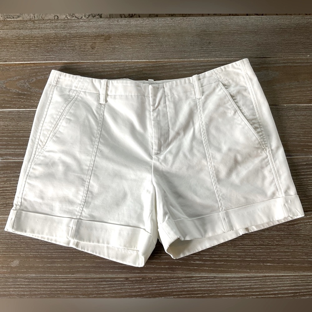 Vince White Classic Cuffed Women's Shorts size 10